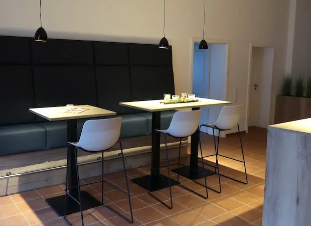 Sitzgelegenheiten im Seminarhaus